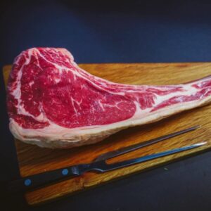 Tomahawk bò Angus Mỹ ( bò nuôi ngũ cốc)